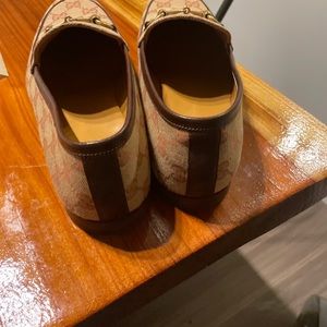 Authentic Mens Gucci loafers Size 8
